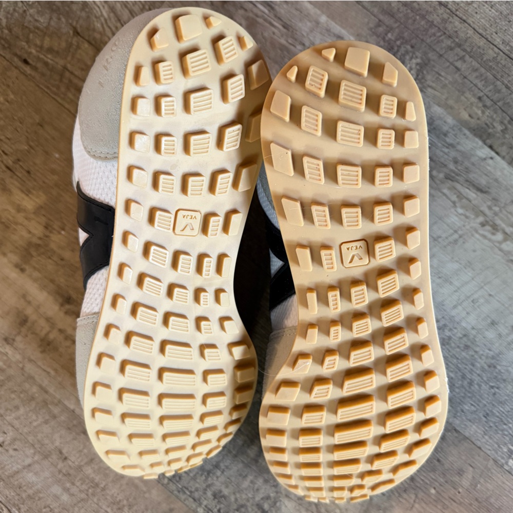 NWOB Veja Women’s SDU Sneakers White and Black Natural 39 - Picture 5 of 7